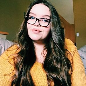 Meet your Posher, Corinne